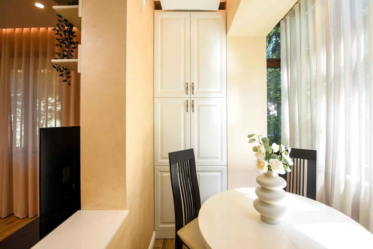 Green Leafy Brasov - Ideal 2 Bedroom Apartment Kültér fotó