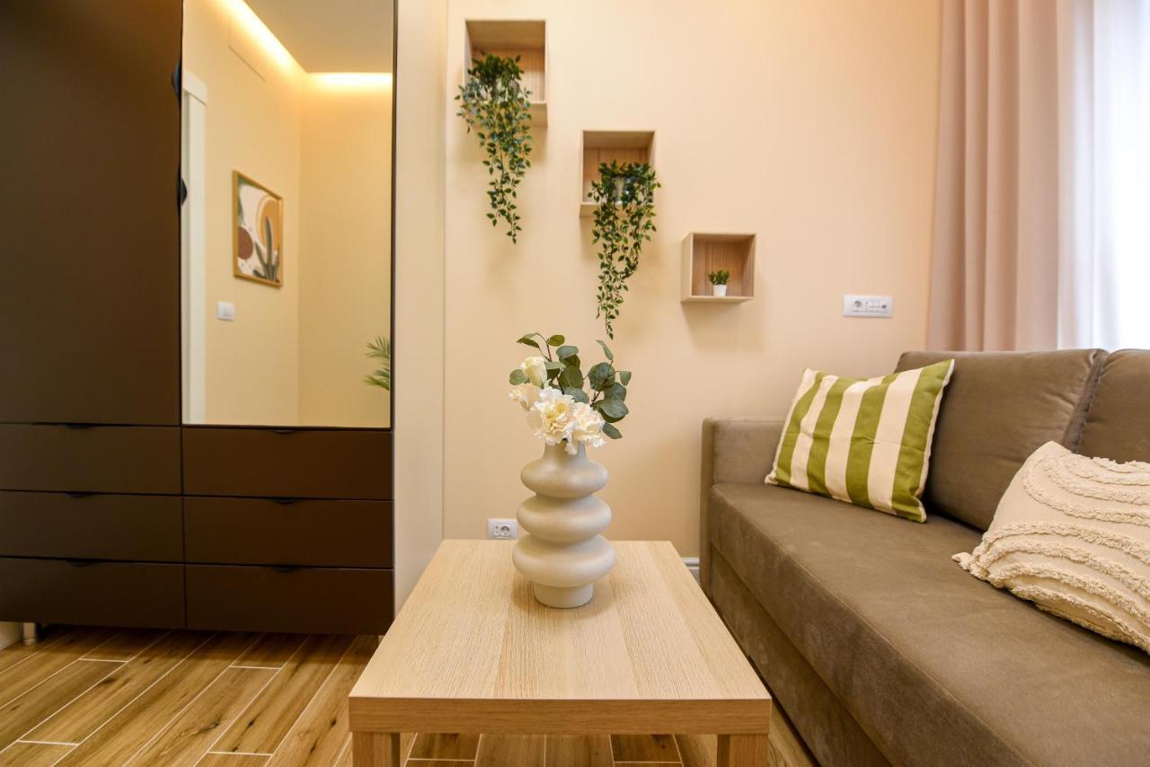 Green Leafy Brasov - Ideal 2 Bedroom Apartment Kültér fotó